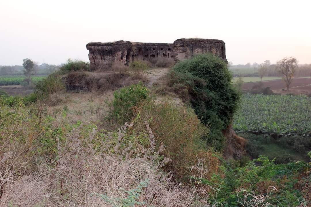Yawal Fort (Nimbalkar Fort),Bastion
